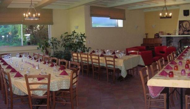 Hotel De France Le Bessat ภายนอก รูปภาพ