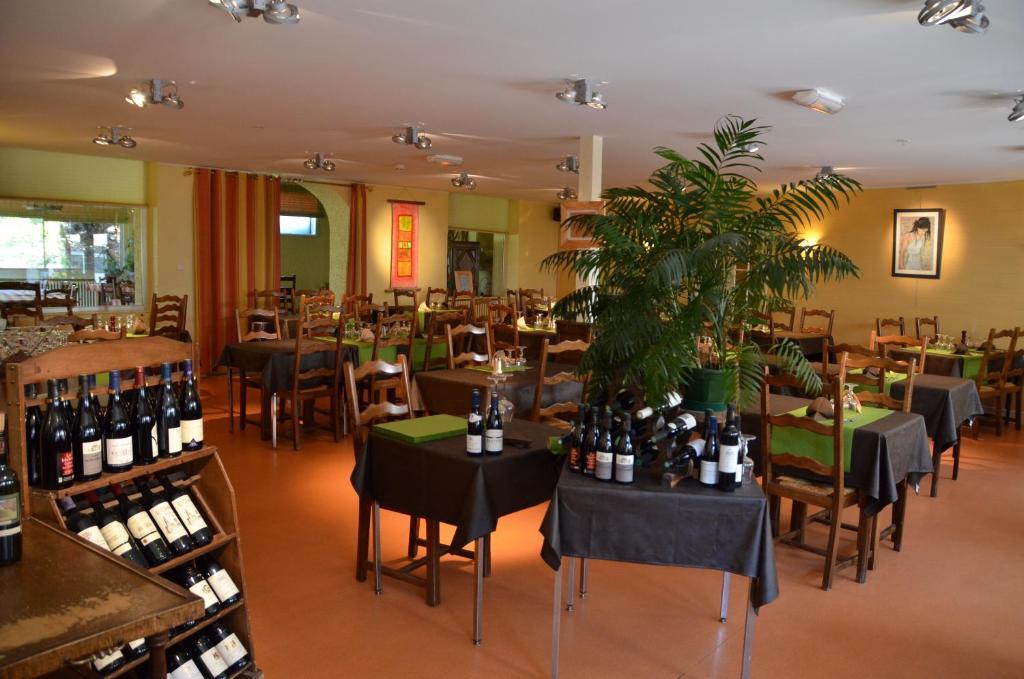 Hotel De France Le Bessat ภายนอก รูปภาพ
